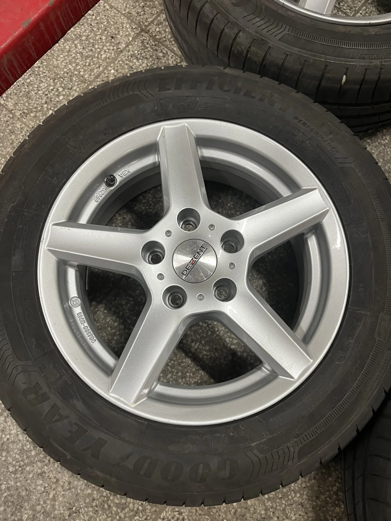 Alu kola 5x112 r15 Dezent – fotografie 5