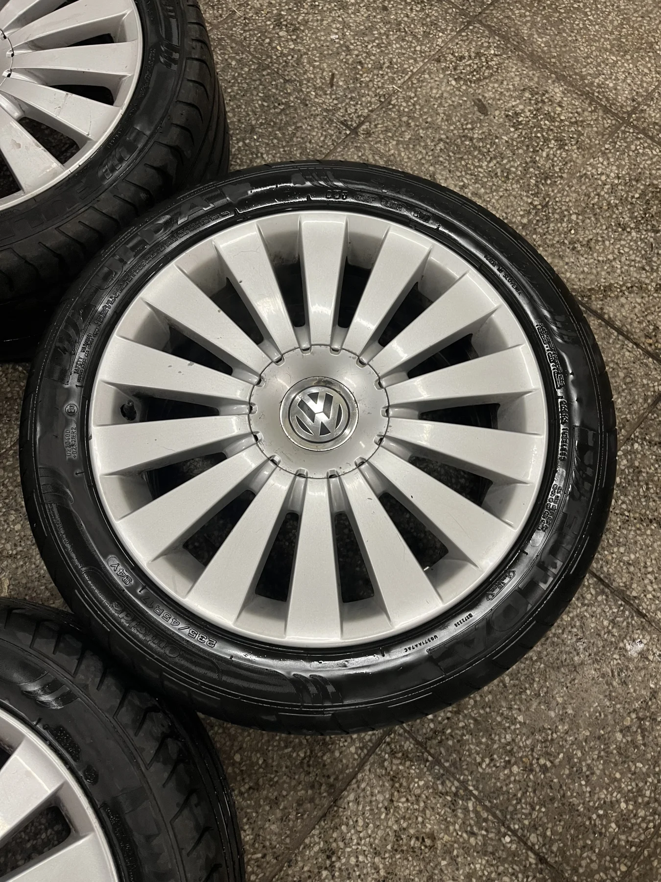 Alu kola 5x112 r17 Volkswagen r-line – fotografie 4