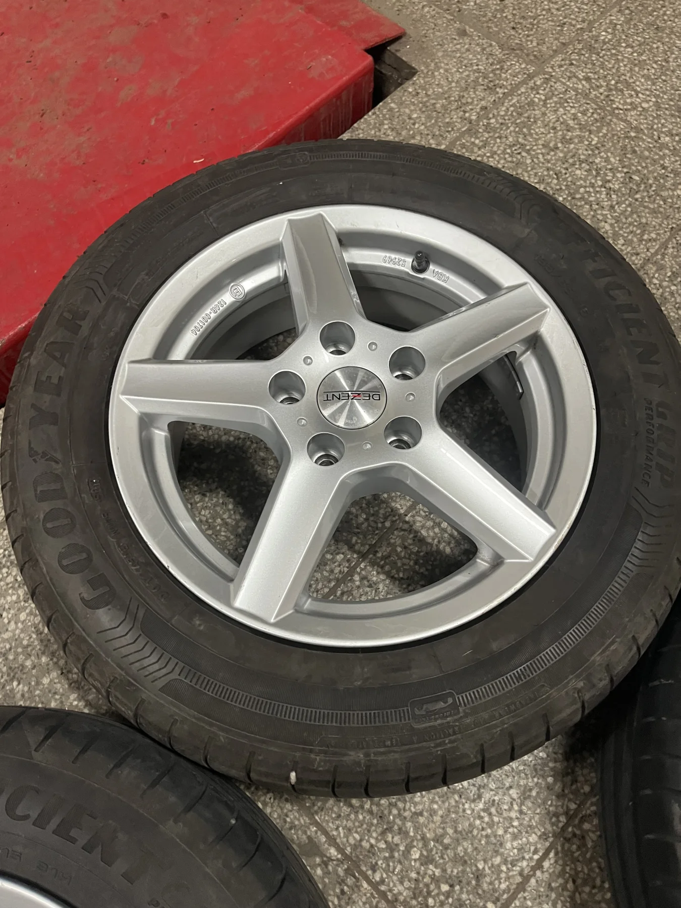 Alu kola 5x112 r15 Dezent – fotografie 2